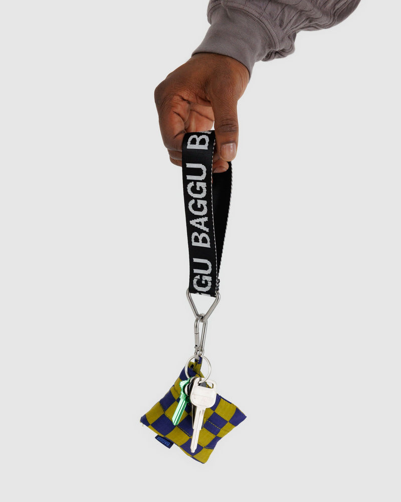 BAGGU.com  Logo Keychain - Black and White