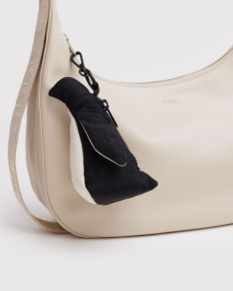 BAGGU  Penguin Charm - Black & White