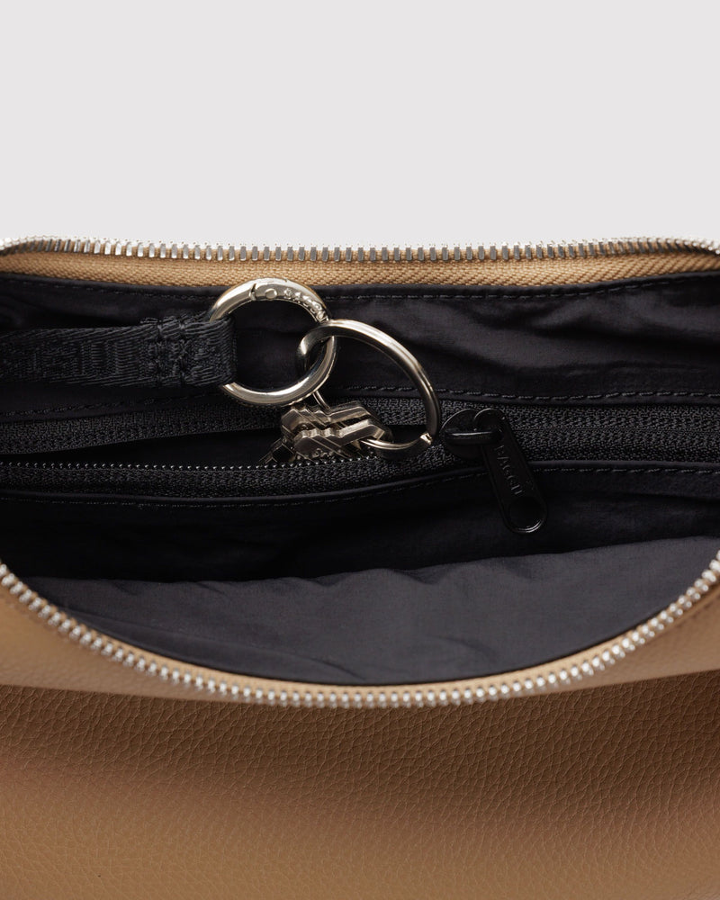 BAGGU  Small Recycled Leather Flat Crescent - Dune