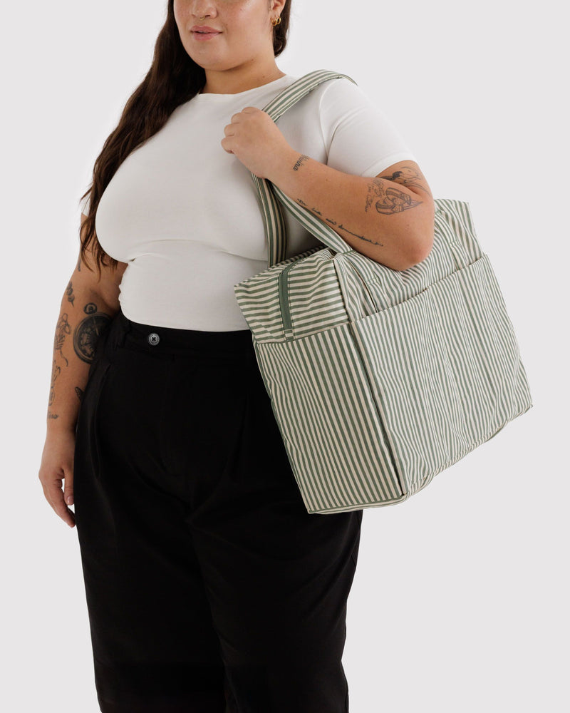 BAGGU  Cloud Carry-on - Sage Stripe