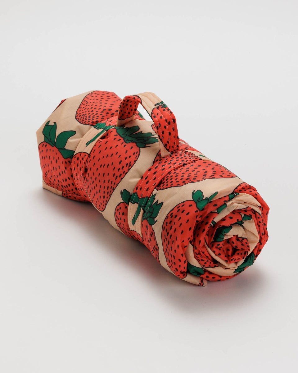 BAGGU Products Puffy Picnic Blanket - Strawberry