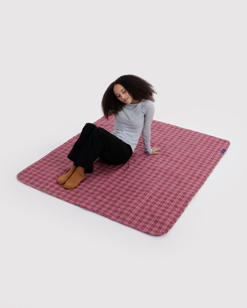 BAGGU  Puffy Picnic Blanket - Azalea Pink Tartan