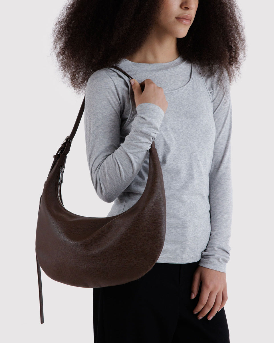 BAGGU Recycled Leather 2025 - Shipping Medium Recycled Leather Flat Crescent - Brown