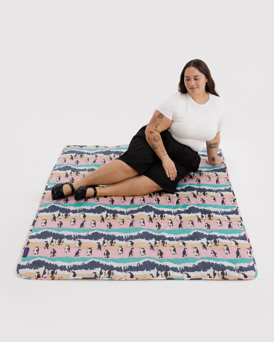 BAGGU Products Puffy Picnic Blanket - Penguin