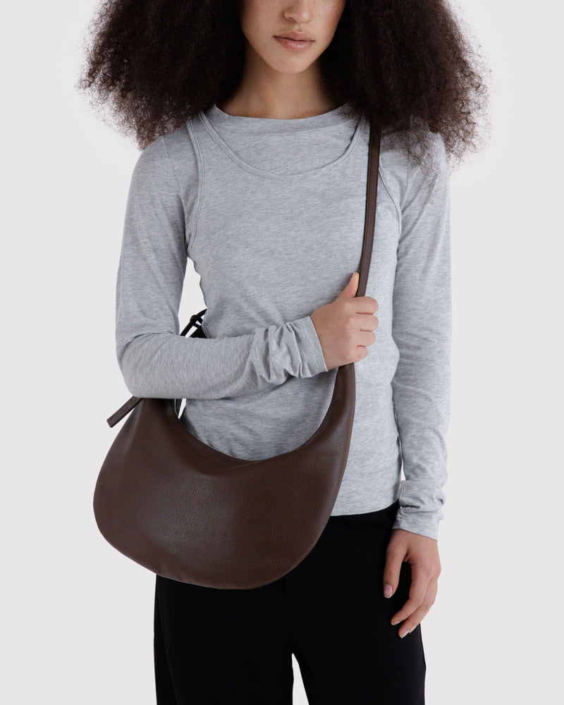 BAGGU  Medium Recycled Leather Flat Crescent - Brown