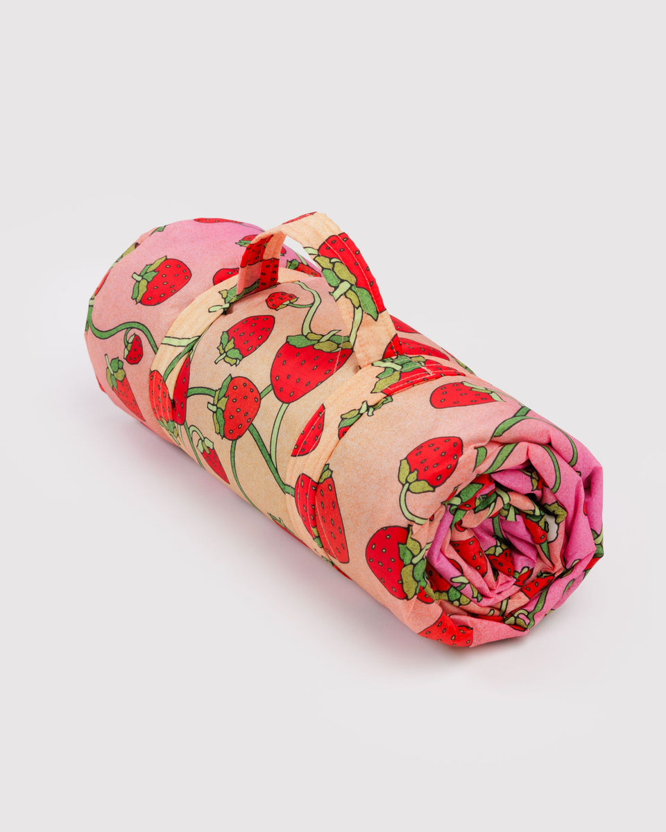 BAGGU Products Puffy Picnic Blanket - Strawberry Blossom