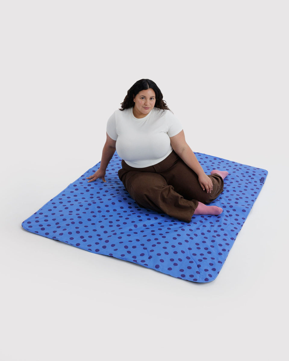 BAGGU Home & Outdoor Puffy Picnic Blanket - Blue Polka Dot