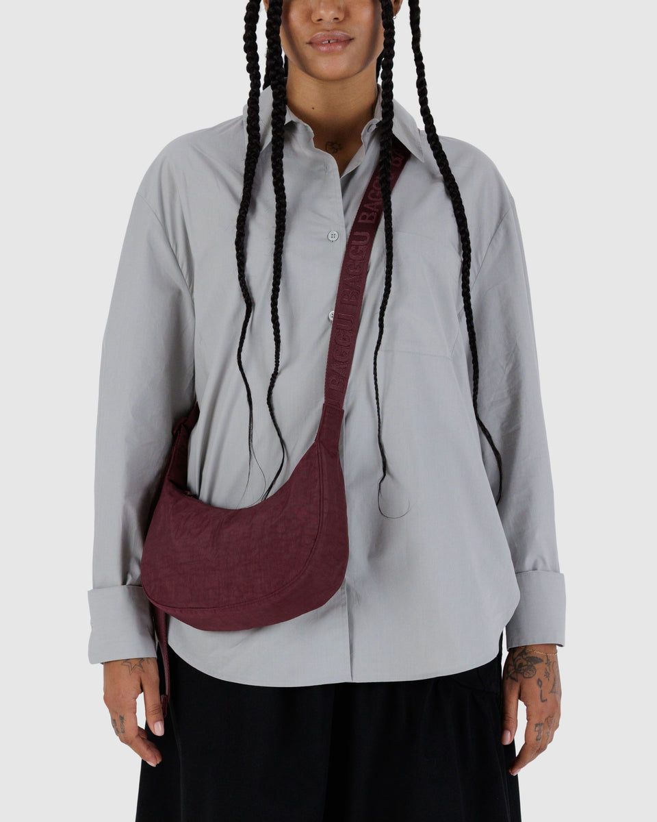 BAGGU Products Small Nylon Crescent Bag - Mahogany
