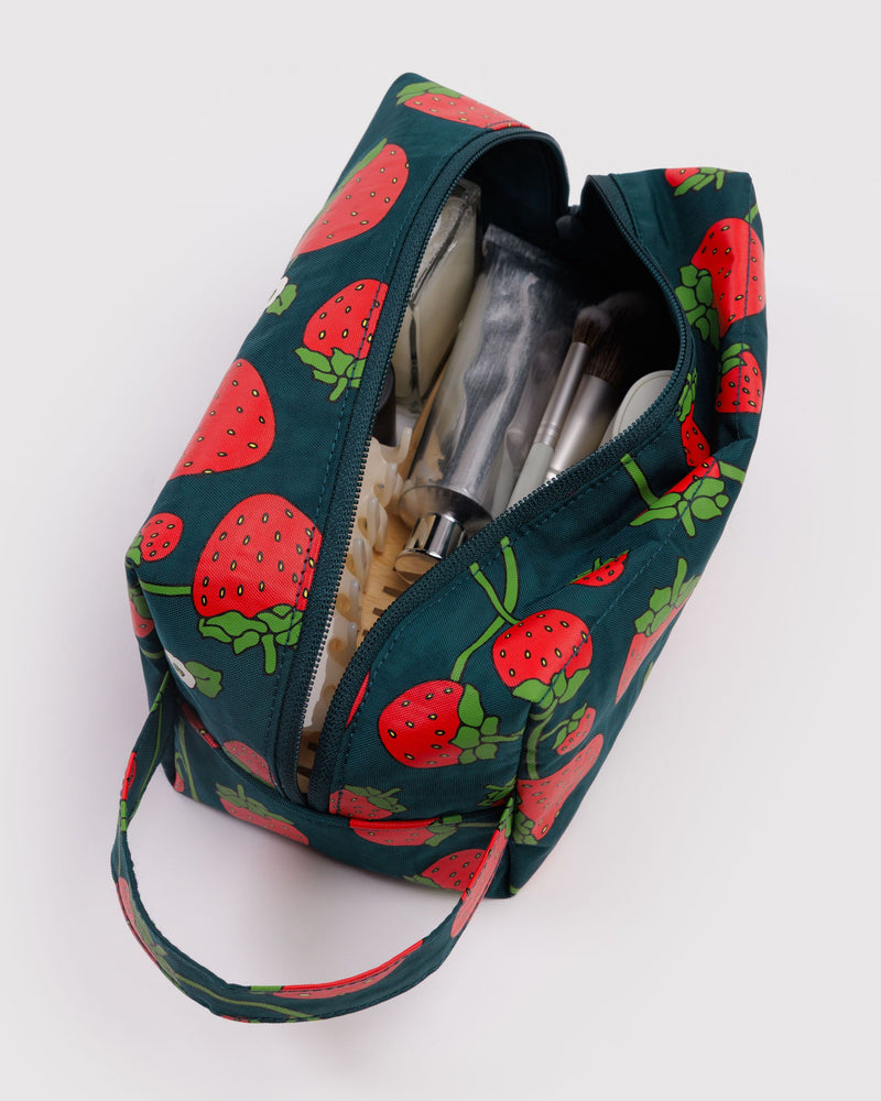 BAGGU Travel Dopp Kit - Strawberry Blossom