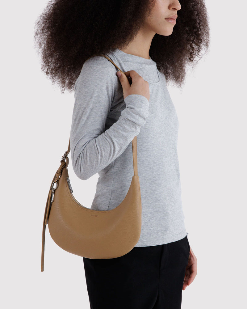 BAGGU  Small Recycled Leather Flat Crescent - Dune
