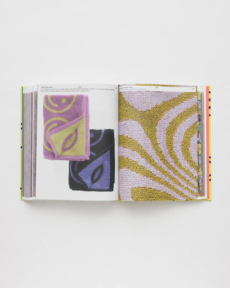 BAGGU  Hold Everything: 15 Years of BAGGU - Yellow Happy